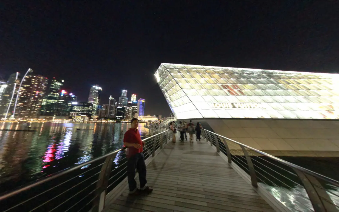 Louis Vuitton (360 Pano)