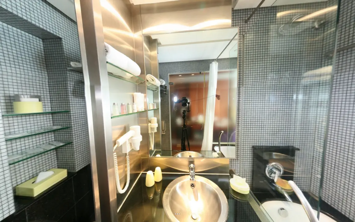 Gallery Hotel Singapore: Toilet (360 Pano)