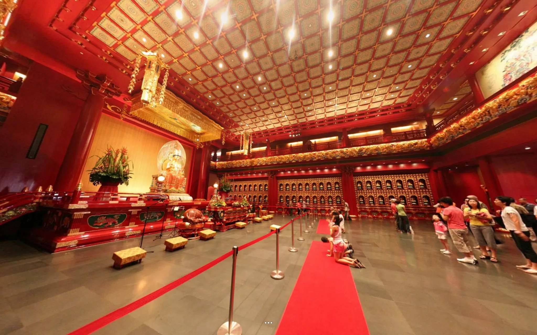 Buddha Tooth Relic Temple Singapore: Maitreya Hall (Left) (360 Pano)