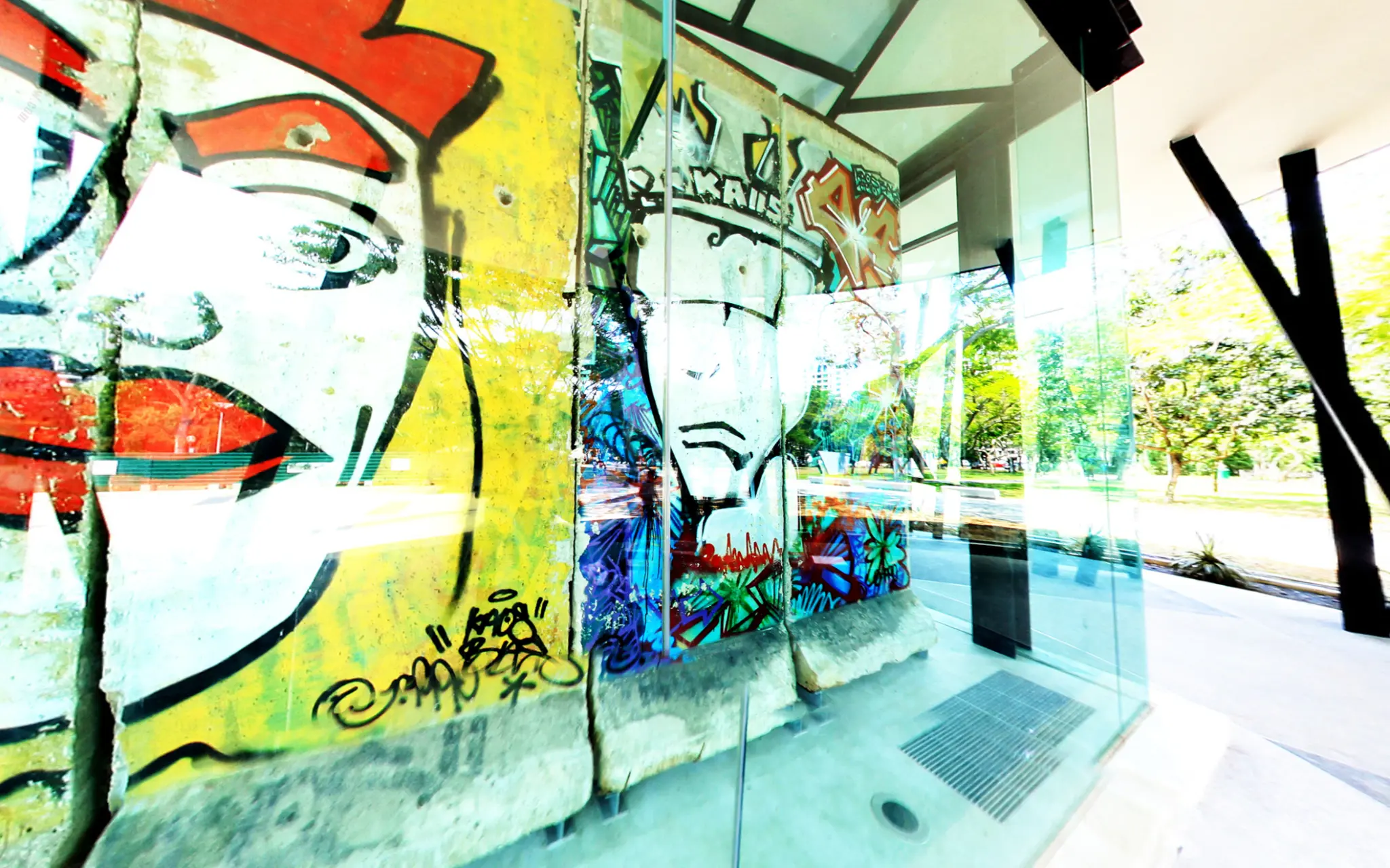 Bedok Reservoir Park Singapore 2011: Berlin Wall Front (360 Pano)