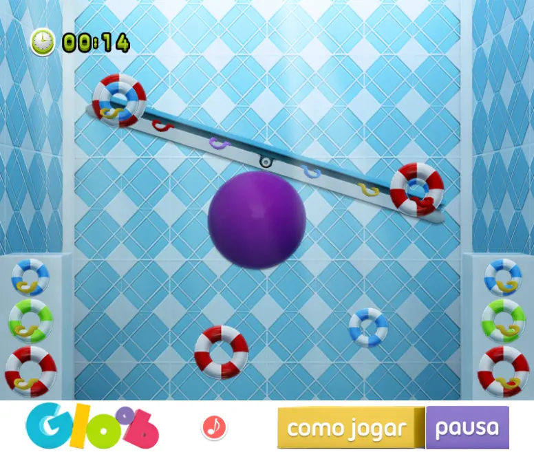 Boias na Piscina